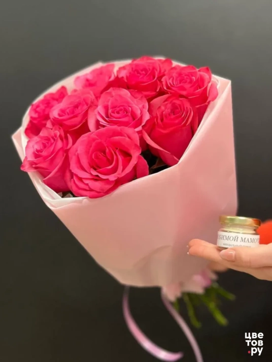 Набор с букетом роз аромасвечой
